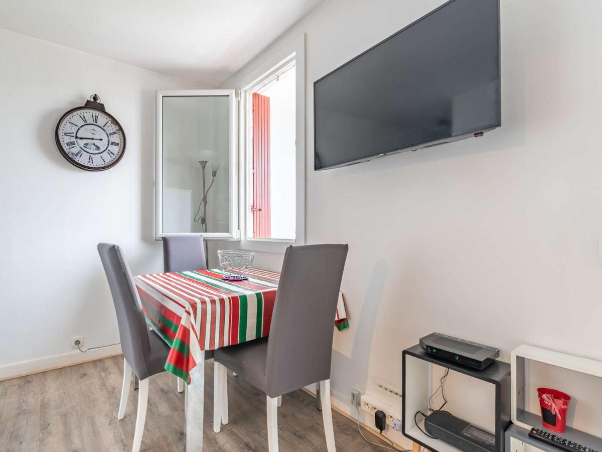 Joli Studio En Centre-Ville Avec Parking, Animaux Admis - Fr-1-2-304 Hendaye Exteriör bild